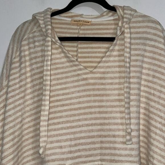 Striped Beige & White Hooded Poncho By Mesh + Lace L Polyester/Rayon/Spandex Ble - Picture 3 of 9